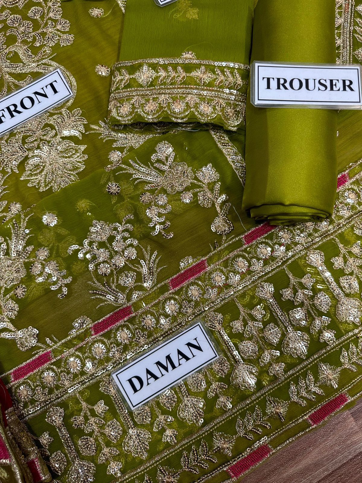 Chiffon Embroidered Luxury Unstitched 3PC – Pakistani Formal Wear