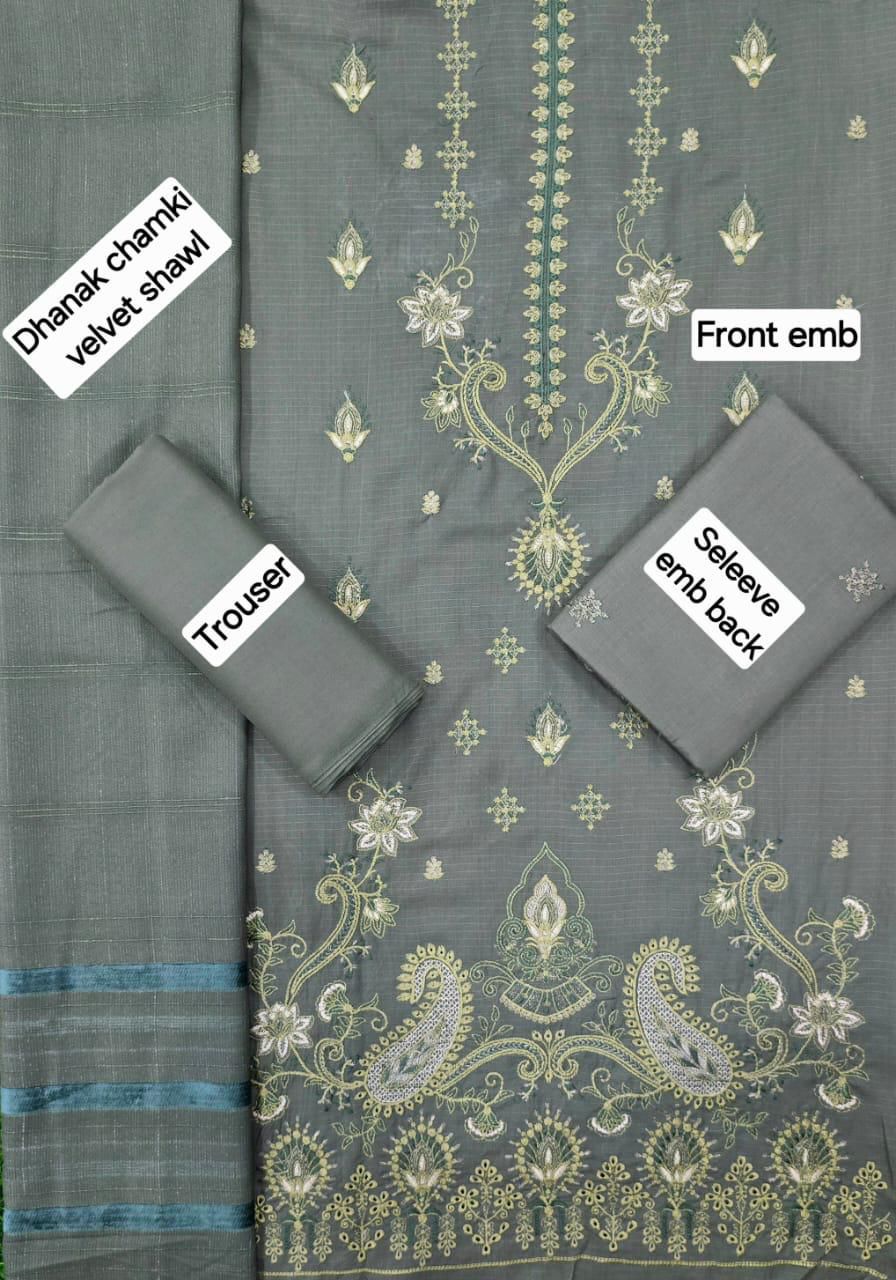 Women’s Winter Premium Collection – Zarqash Banadora Dhanak 3PC Embroidered Suit with Velvet Shawl