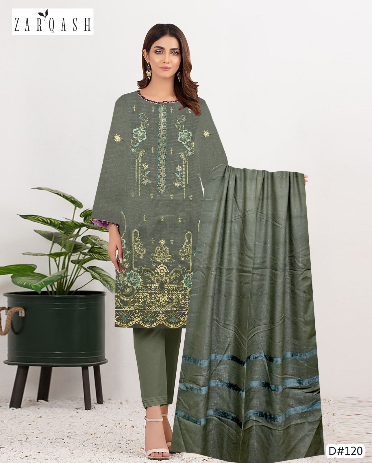 Women’s Winter Premium Collection – Zarqash Banadora Dhanak 3PC Embroidered Suit with Velvet Shawl