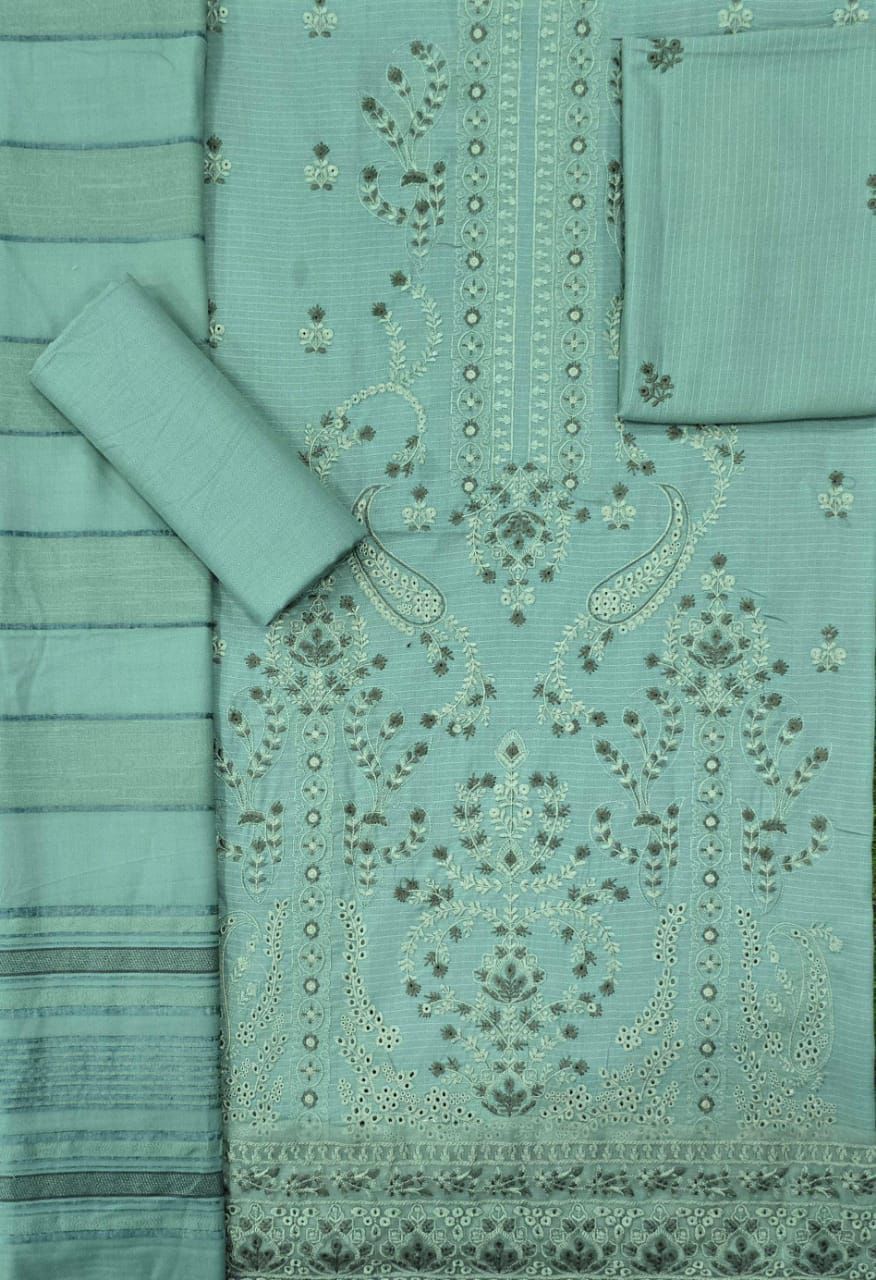 Women’s Winter Premium Collection – Zarqash Banadora Dhanak 3PC Embroidered Suit with Velvet Shawl