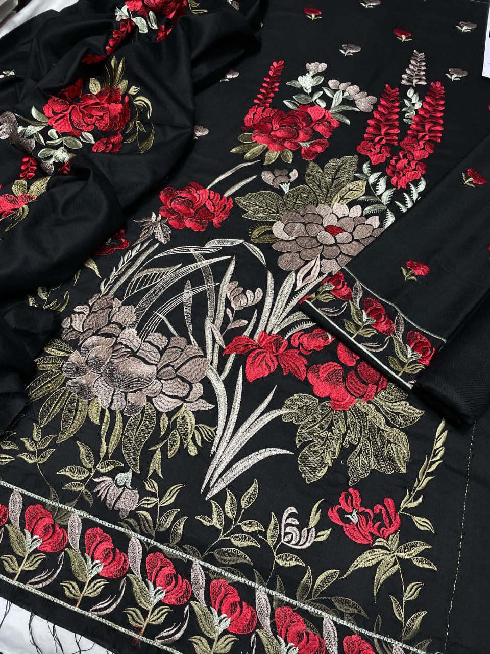 Kaysaria Luxury Embroidered Dhanak 3-Piece Suit with Heavy Shawl – Winter 2025